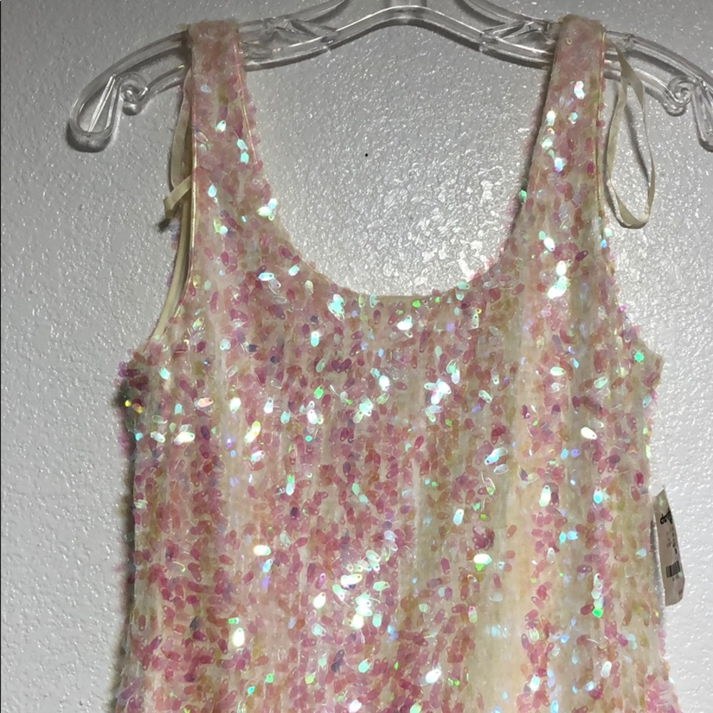 Dress - Picture 3 of 3